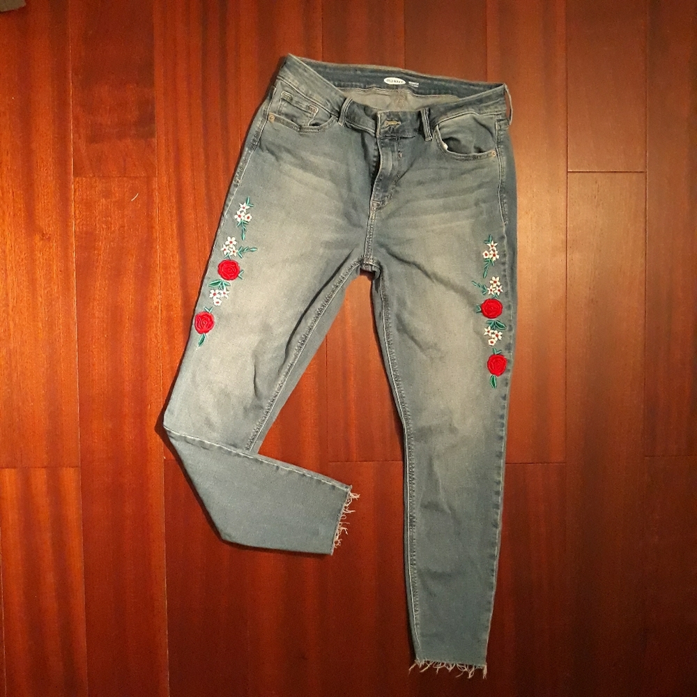 Floral embroidered skinny jeans